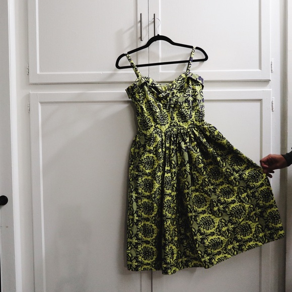 EUC Yellow Swing dress w/ blue damask print - Picture 5 of 7